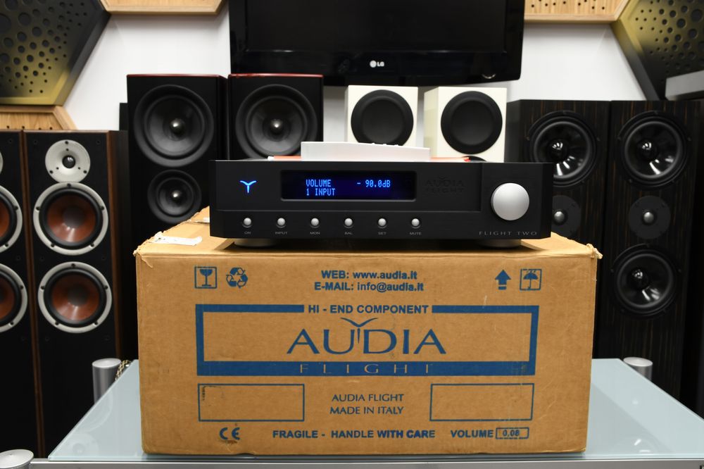 wzmacniacz stereo Audia Flight Two + pilot! Myślenice zamiana