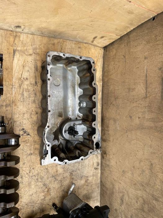 Мотор 2.0 FSI VW Volkswagen  Поршень Колінвал Піддон Маслонасос