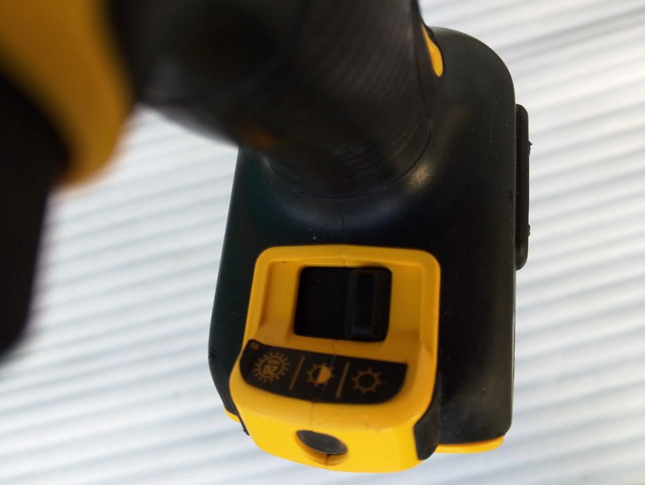 Шуруповерт DeWALT DCD996 XR