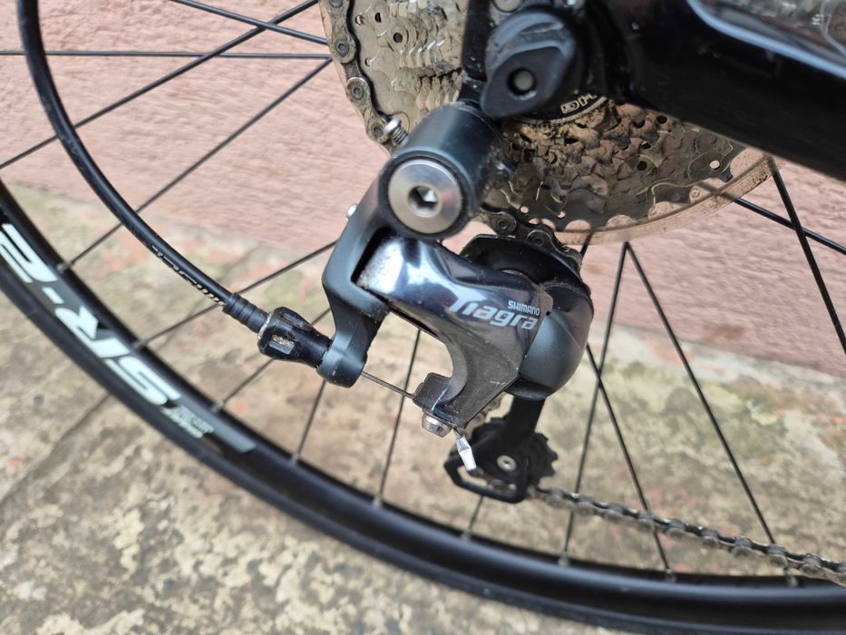 Rower szosowy full carbon Giant Defy Advanced disc, Shimano Tiagra