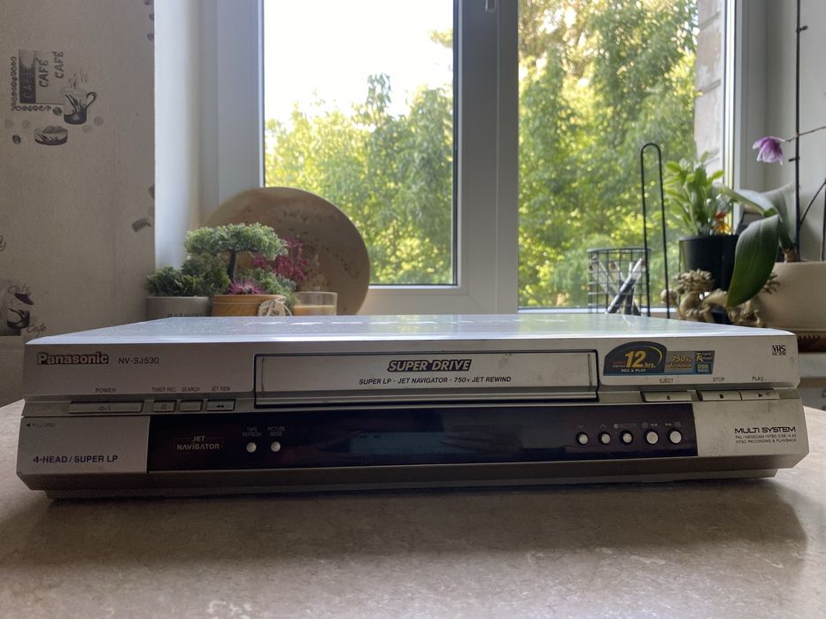 Видеомагнитофон Panasonic NV-SJ530 + VHS-кассеты