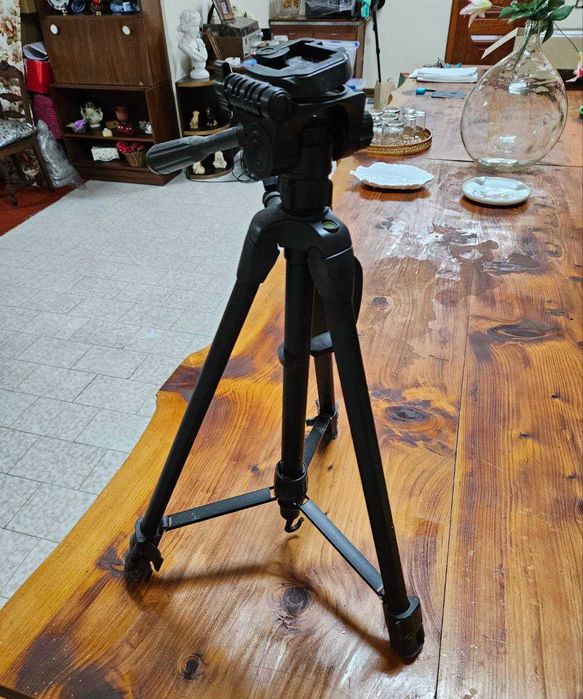 Tripé Versátil Ravelli APLT3 53'' - Leve, Portátil e Funcional!