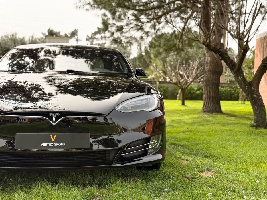 Tesla Model S Long Range