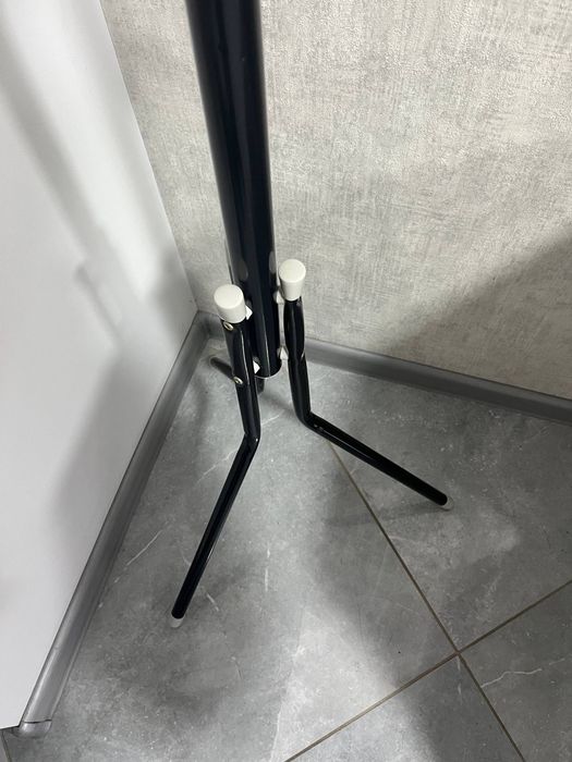 Вішалка для одягу підлогова