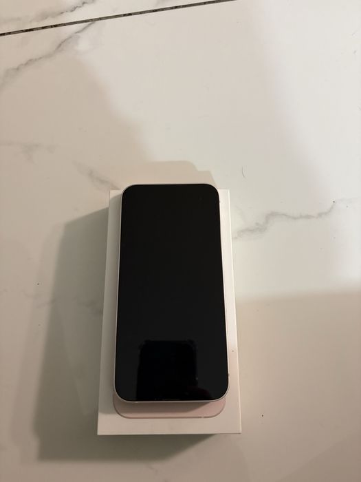 Sprzedam iPhone 13