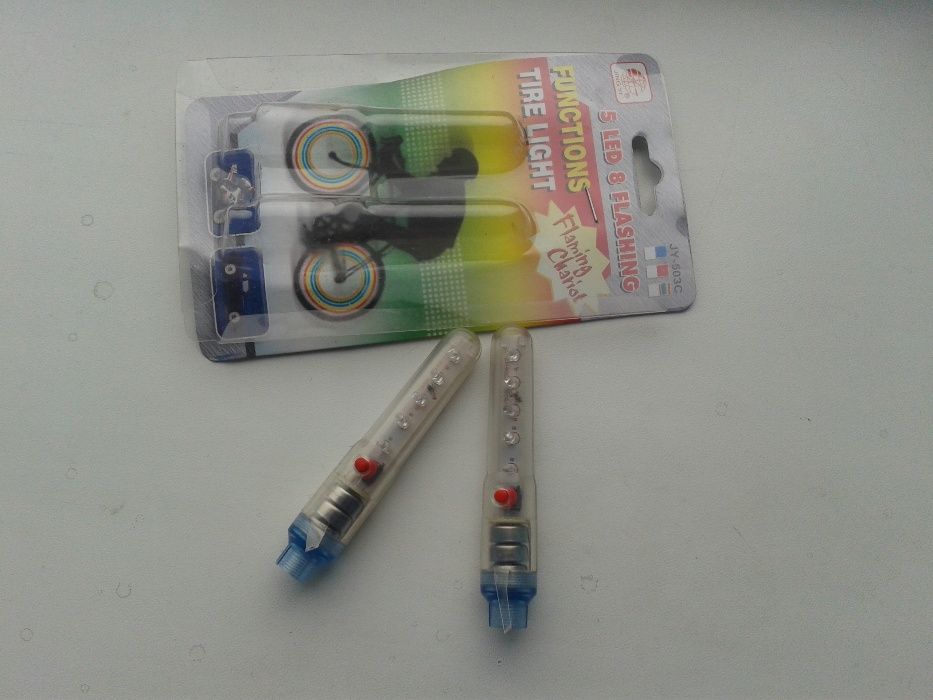 LED ковпаки для мотоциклів, велосипедів, автомобілів (8 режимів) пачка