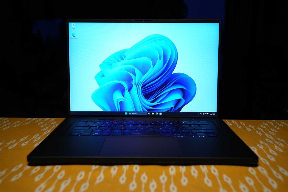 ASUS ROG Zephyrus M16 GU603HR – i9 / RTX 3070 / 32 GB / 1 TB / FAKTURA