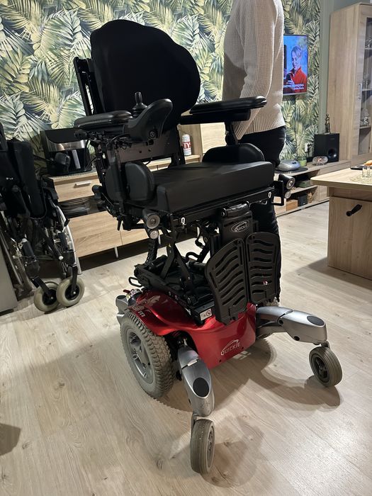 Wózek inwalidzki elektryczny Quickie Jive M transport