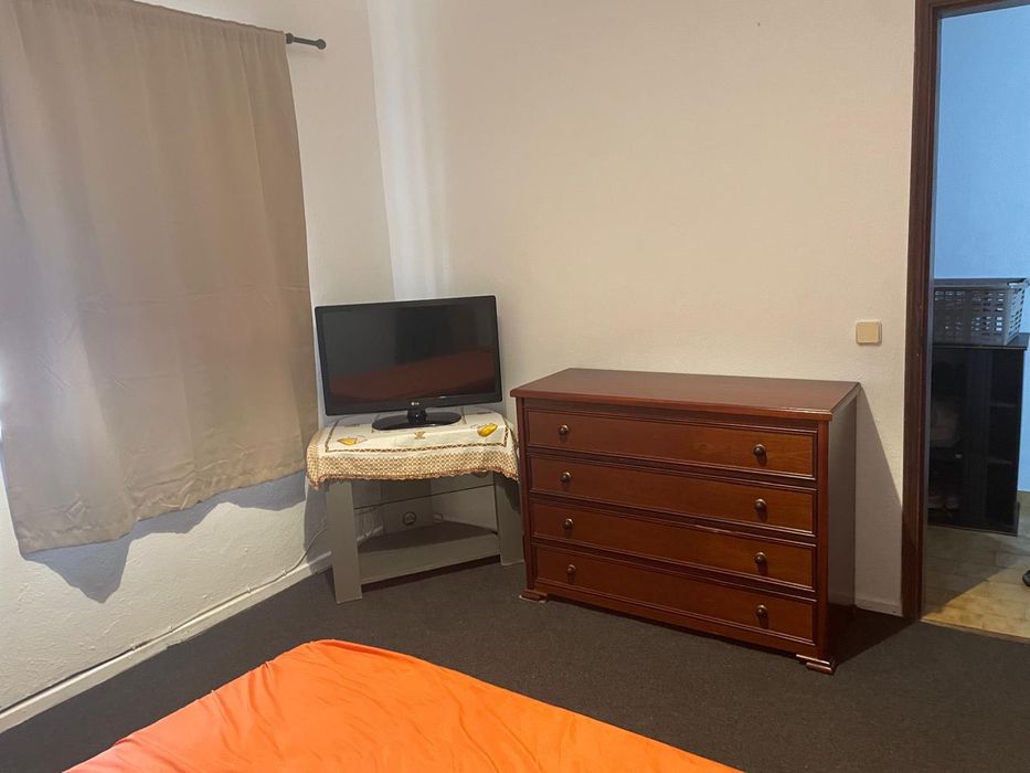 Quarto solteiro arrendar em Cascais