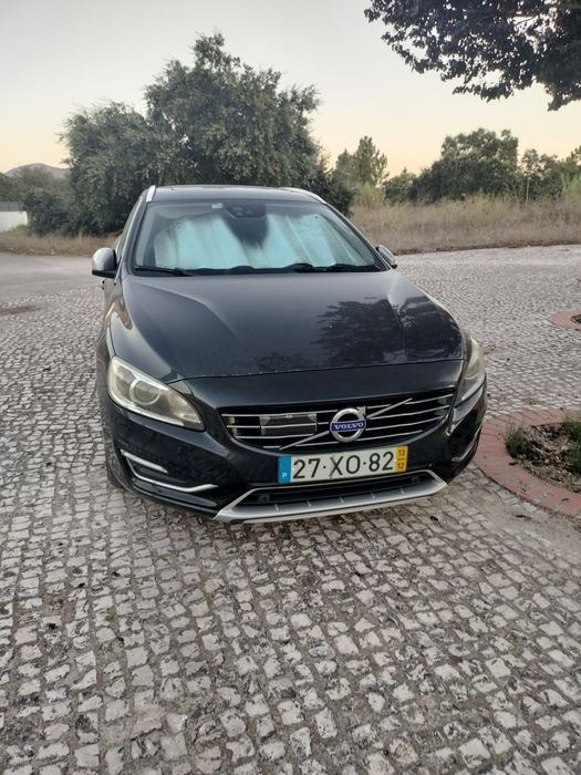 Volvo V60 D6 Plug-in Hybrid AWD (Diesel-Elétrico) – Full Extras