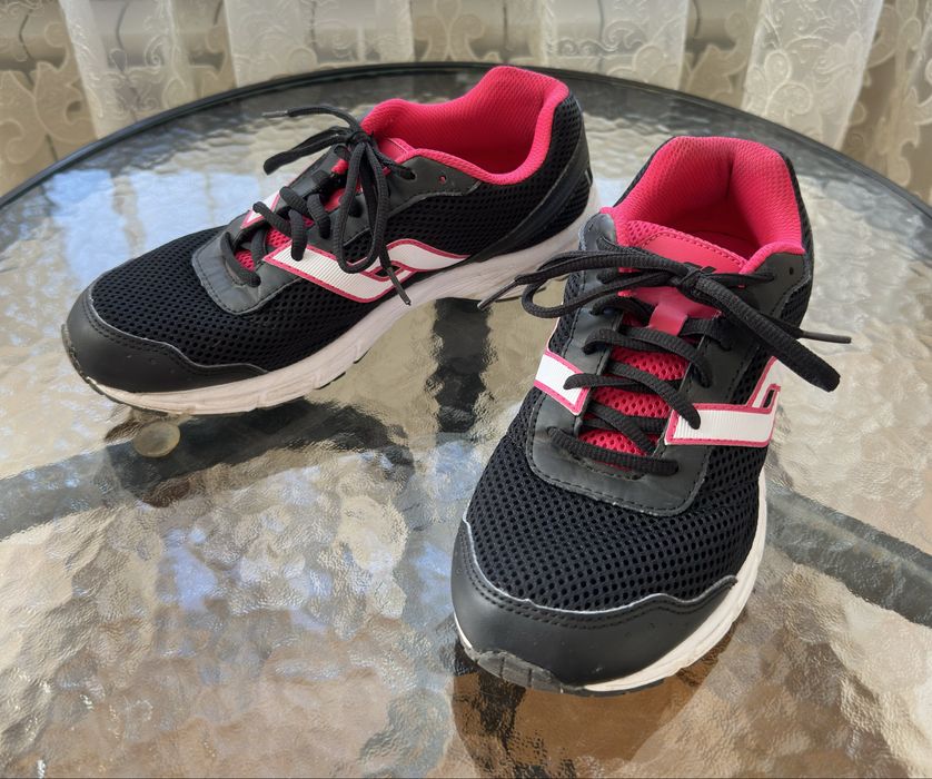 Кросівки жіночі Pro Touch