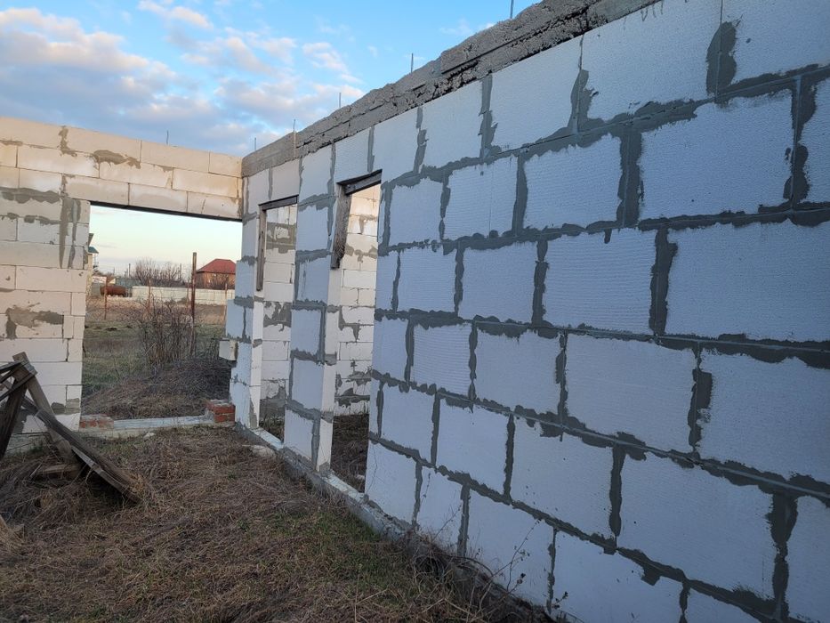 Продам коробку дома на ст. Усатово по хорошей цене!!