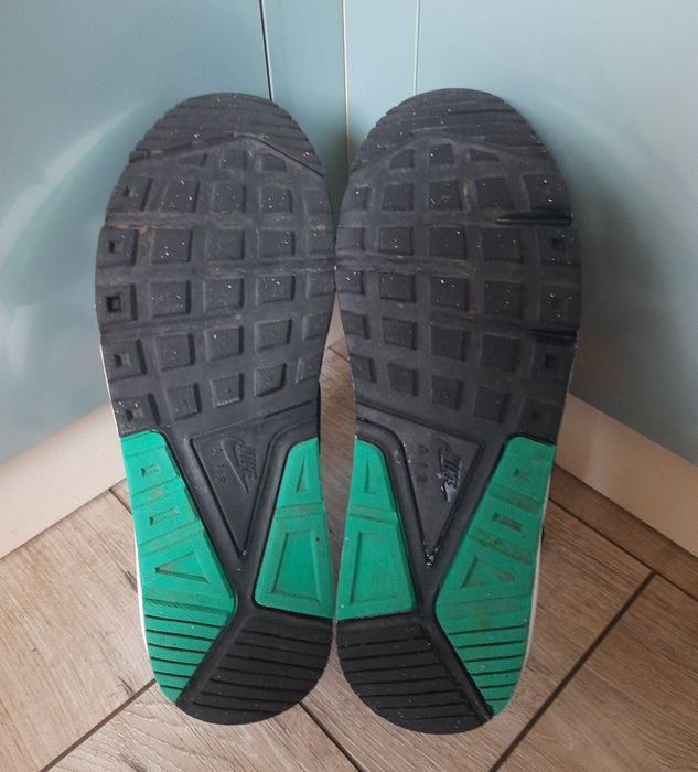 Кросівки бренду NIKE AIR