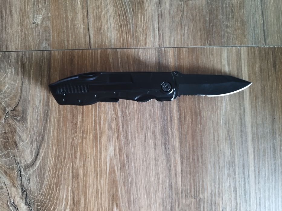 Multitool scyzoryk skladany