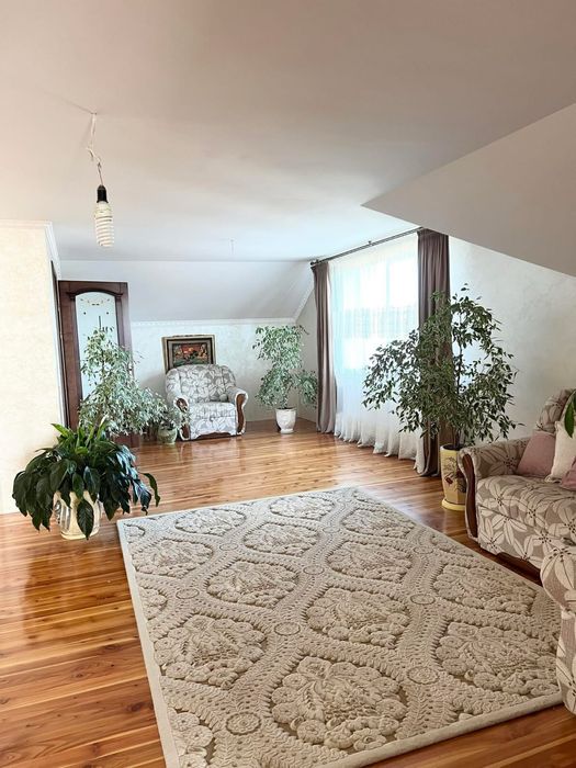 Продається будинок в Смиківцях