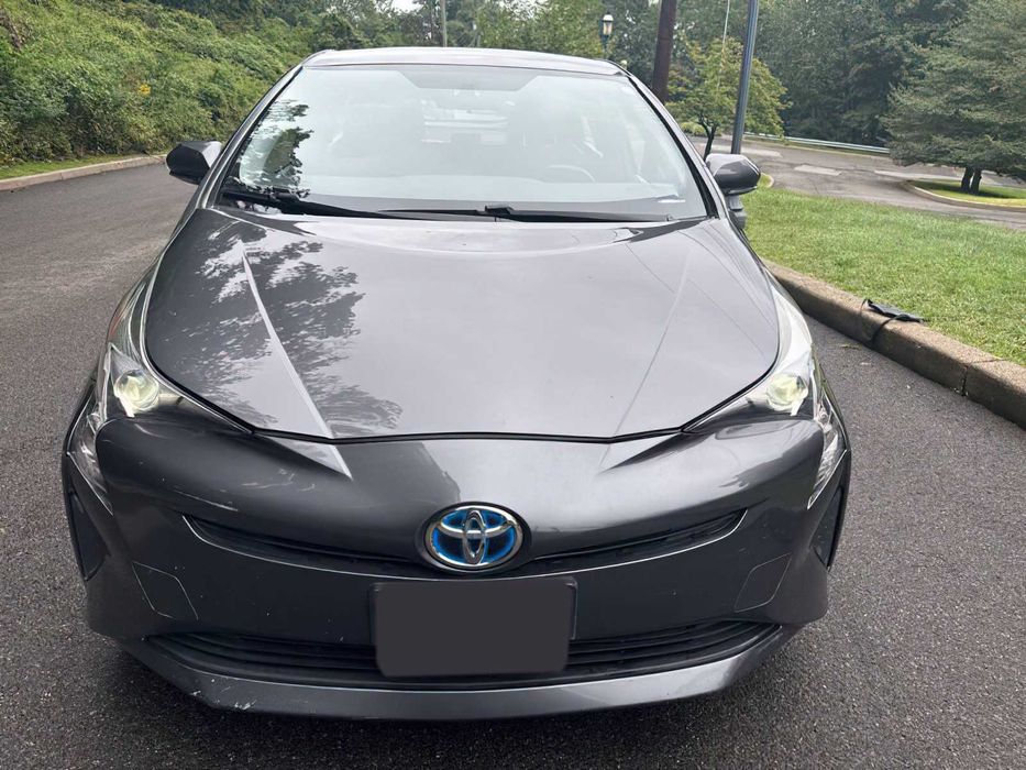 Toyota Prius      2016