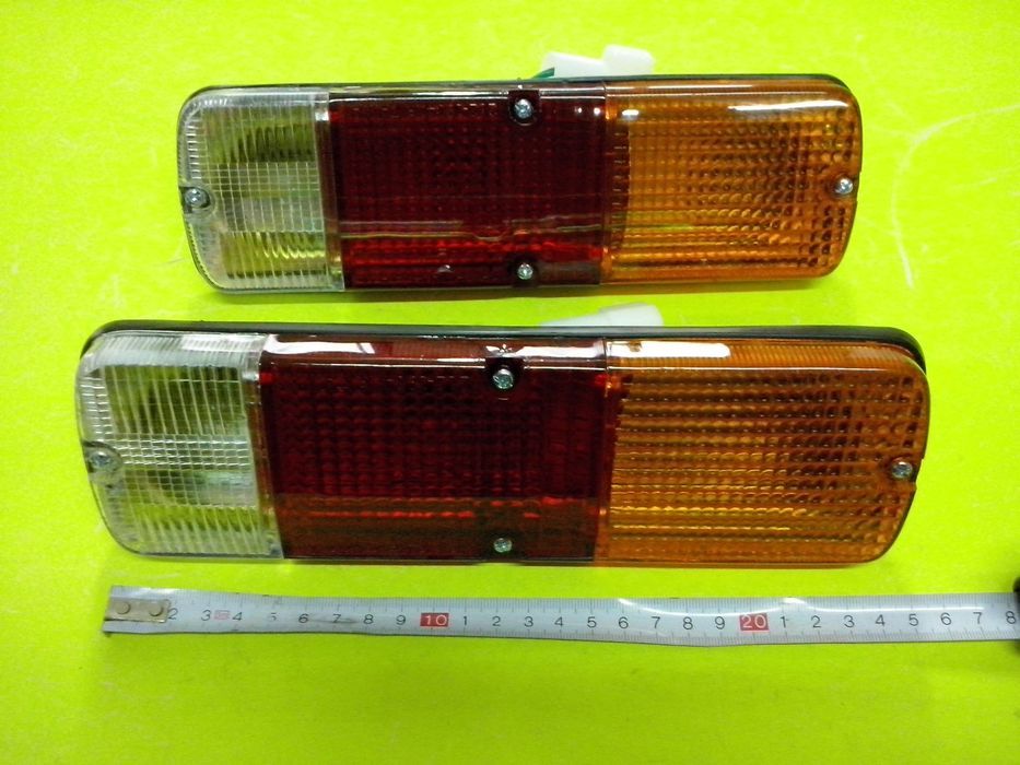 Farolins traseiros Toyota Land Cruiser BJ40 Hiace LH11 Hilux NOVOS