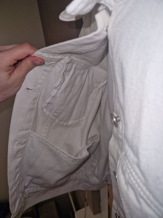 biala oversize kurtka jeansowa