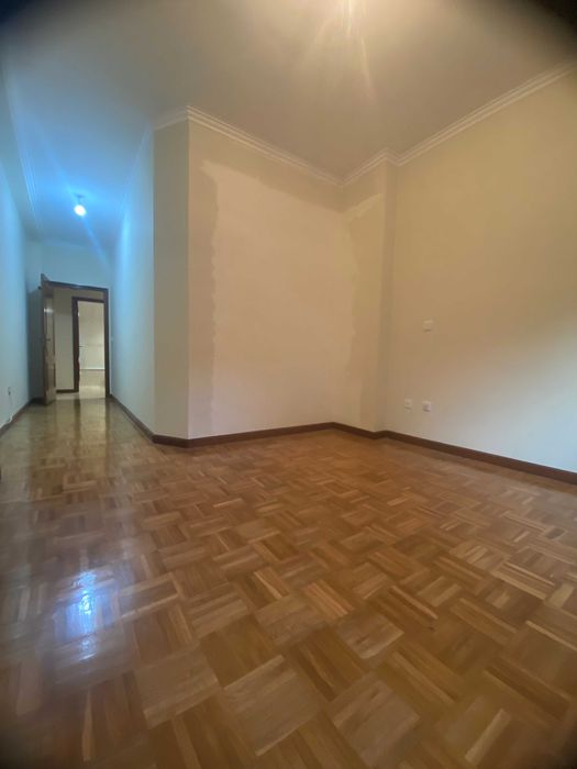 Apartamento T1+1 Centro de Lamas Garagem Individual Fechada