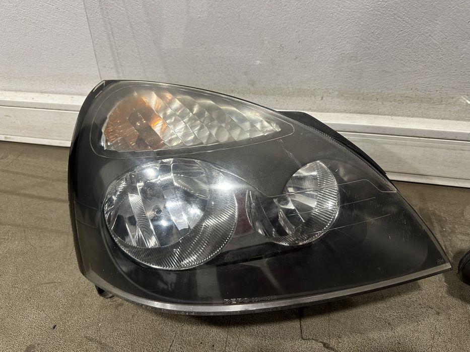 conjunto de óticas  faróis Renault Clio 2  ano 2004