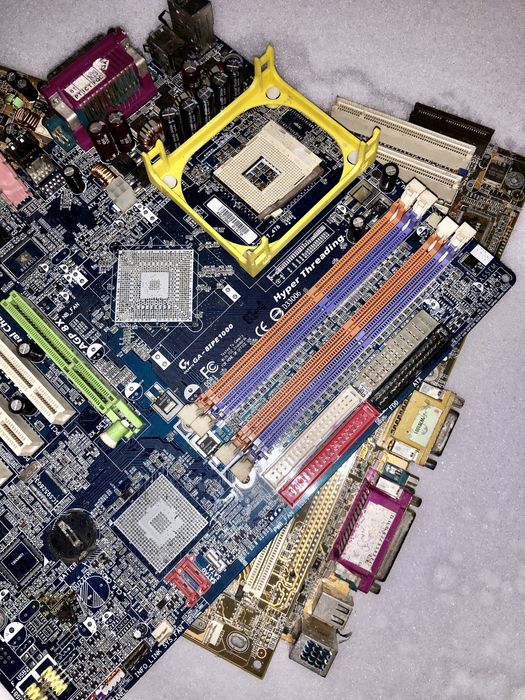 Плати. Компютери . Електроніка.