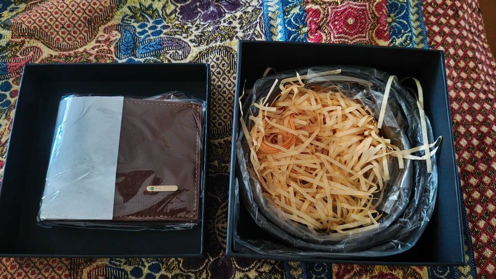 Продам новый мужской набор (кошелек плюс ремень)