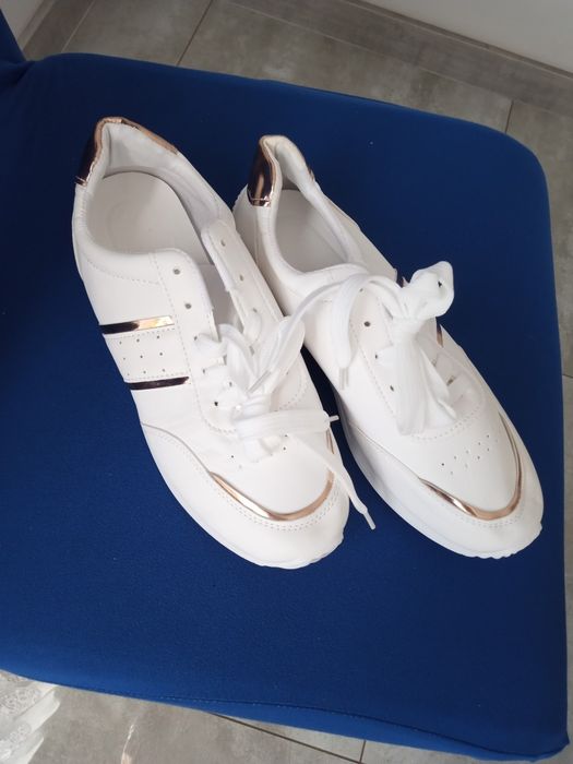 Białe adidasy roz.38