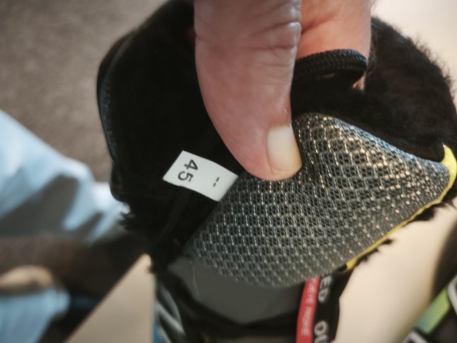 Botas montanha (pelo no interior). Novas, excelente qualidade.