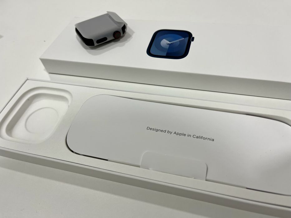 Apple Watch Series 9 (Cellular) Aluminum 45MM