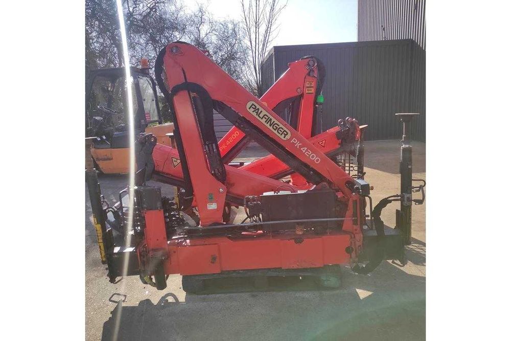 hds manipulator na busa palfinger pk4200 radiowy 2013 hiab fassi