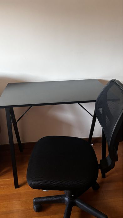 Mesa e cadeira de estudo