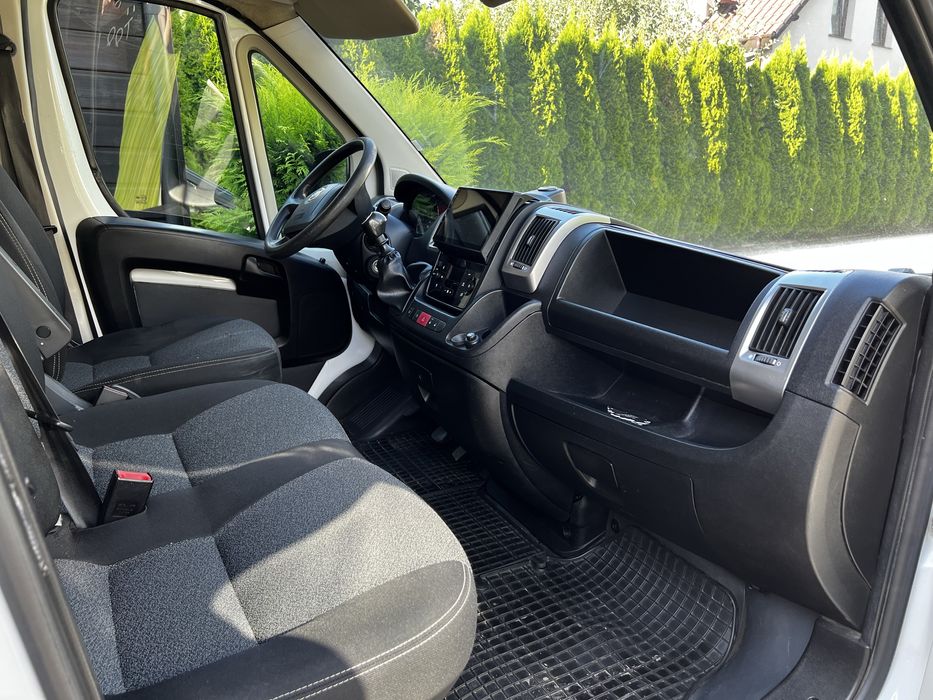 Transport przeprowadzki wynajem busa Fiat Ducato