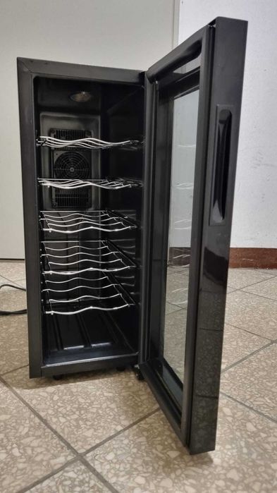 Lodówka na wino Fagor – 12 butelek – bardzo dobry stan!