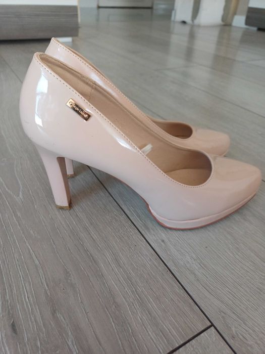 Buty na obcasie damskie