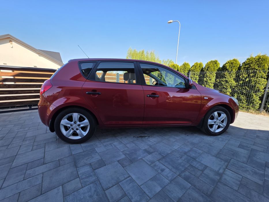 Zadbana kia ceed
