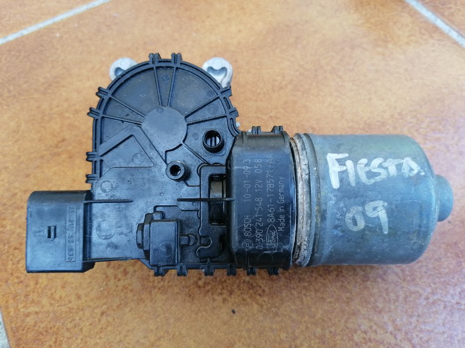 Motor das escovas de limpa vidros da frente Ford Fiesta