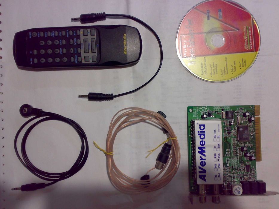 ТВ-радио тюнер AVerMedia AverTV Studio 203 M168-U TV FM tuner PCI