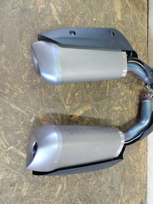 Yamaha R1 RN22 wydech wydechy prawy lewy oryginał kompletne demontaż