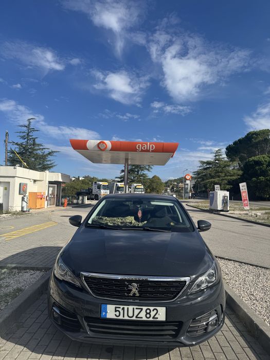 PEUGEOT 308 II Hatchback — photo 2