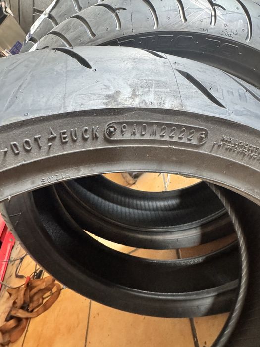 Par de Pneus Moto Dunlop Sportmax Qualifier II (120/70-17 e 200/50-17) – Novos