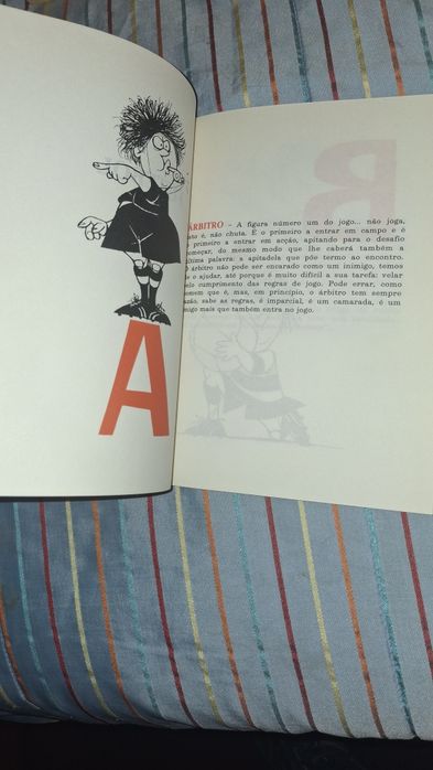 Futebol de A a Z desenhos João Martins Carlos Pinhão  raro