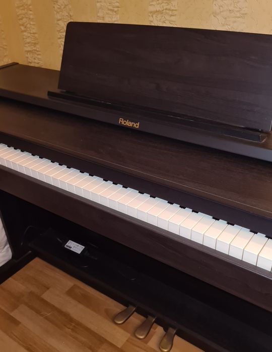 Пианино Roland RP-301-RW