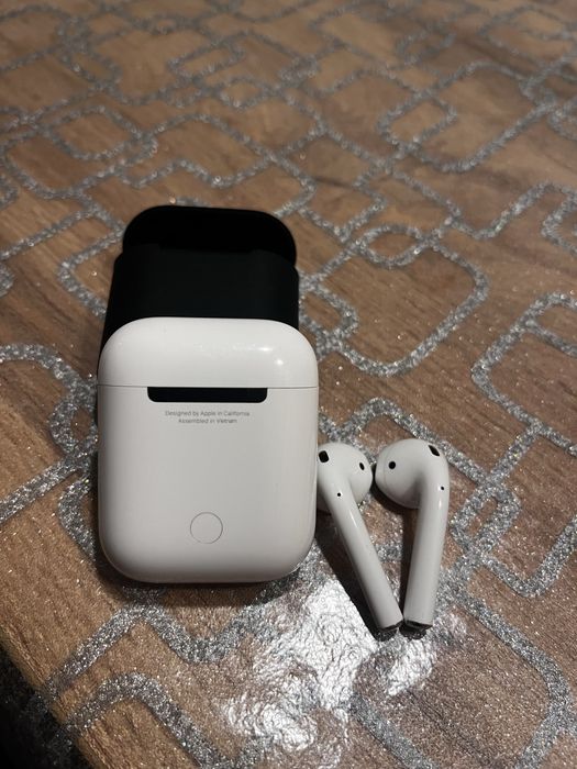 Apple airpods 2 gen z etui ładującym