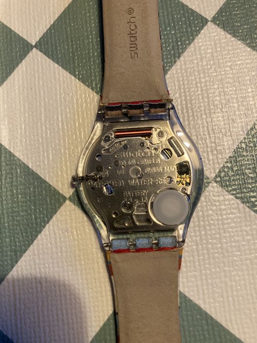 Relogio swatch com caixa