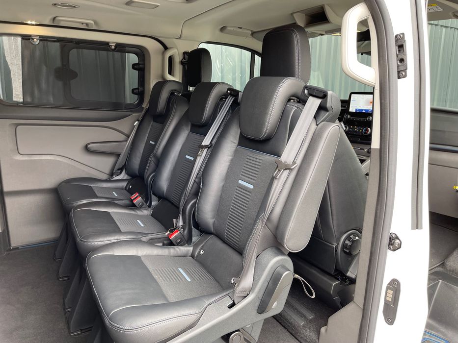 Wynajem Busów 9 i 8 -osobowych Wypożyczalnia Wrocław Ford Tourneo