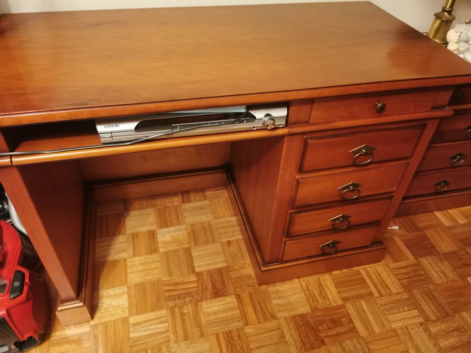 Mobília quarto solteiro em cerejeira Nova