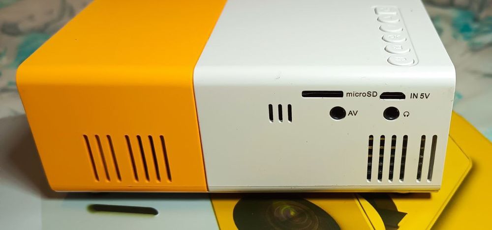 Продам проэктор yg-300