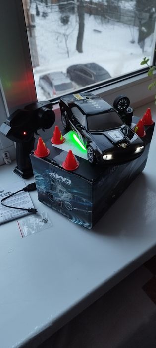 Дрифт машинка Dodge Challenger 1:20 з LED і 4WD(Різні кольори)Abs Пластик'