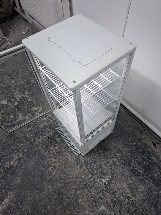 Настільна кондитерська вітрина