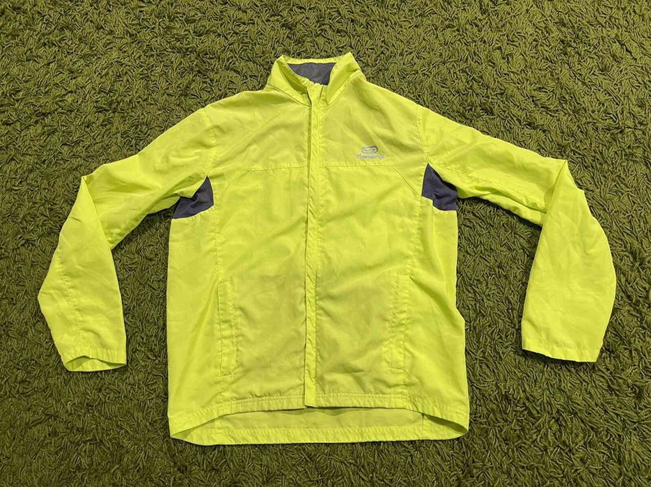 Спортивная ветровка decathlon размерS/M